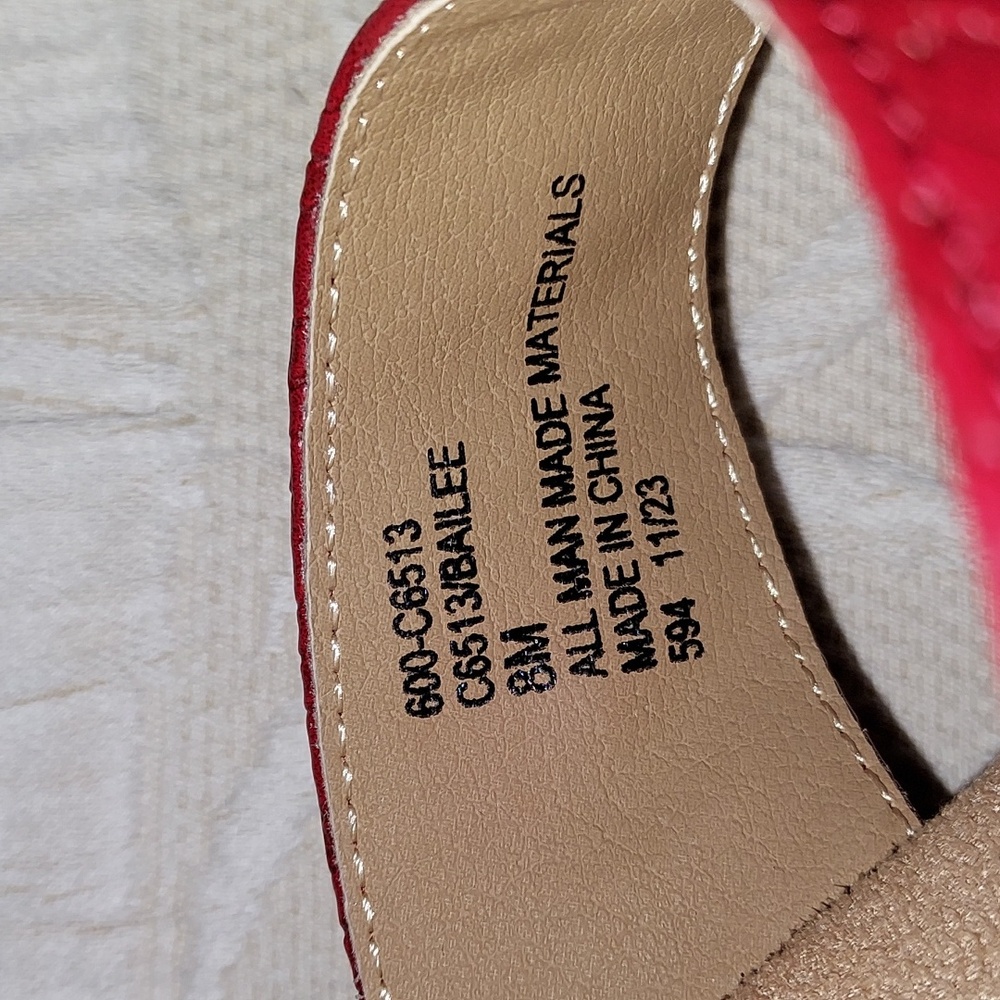 NWOT Cliffs By White Moutain Sandals - Picture 3 of 11